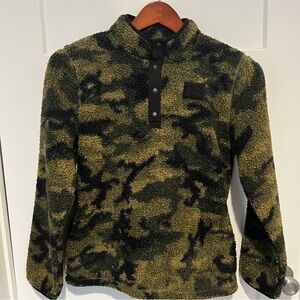 Under Armour Sherpa 1/4 Snap Pullover Baroque Green Camouflage Youth L Lined